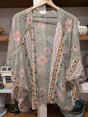 Umgee Sheer Light Green Fairycore Floral Kimono Size Small/Medium